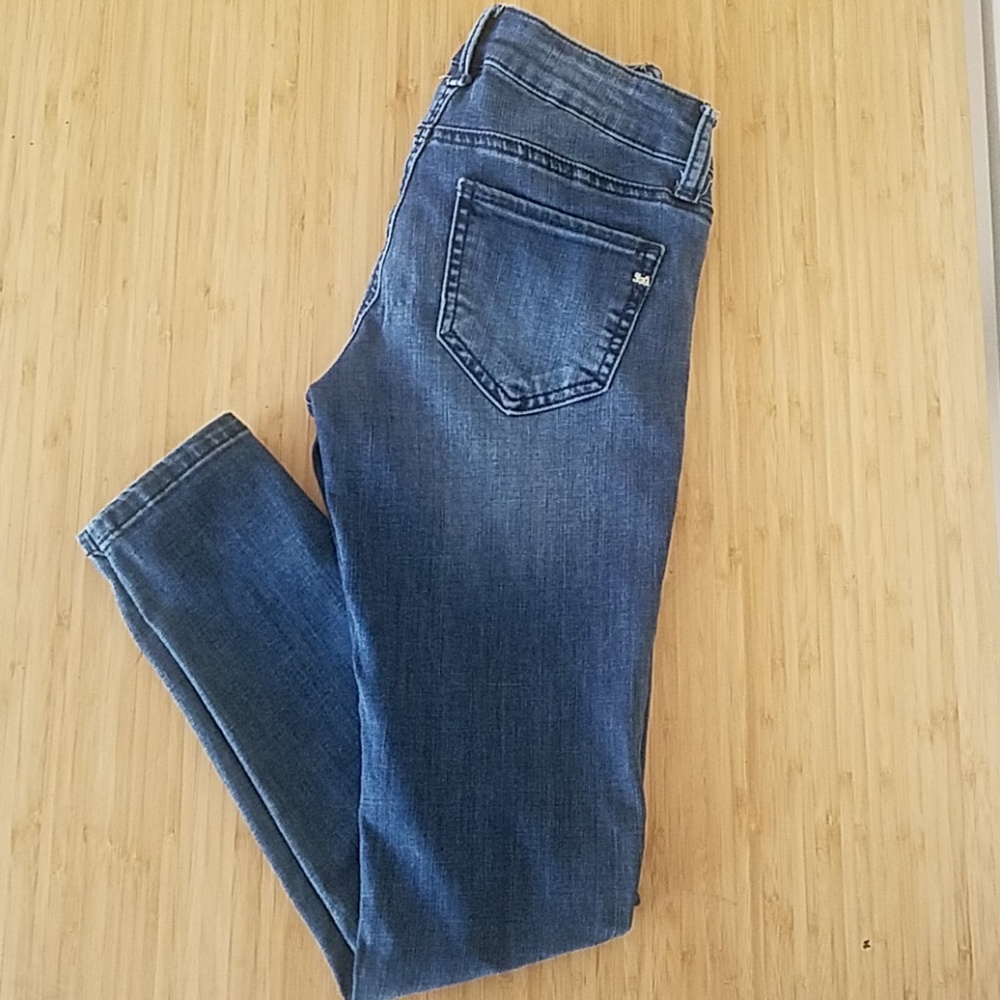 Jeans - Picture 2 of 3